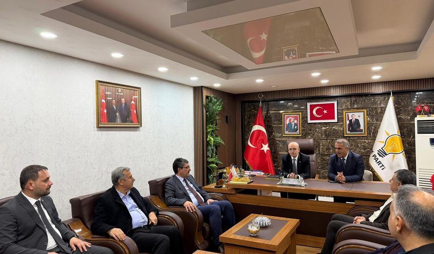 Bakan Mehmet Şimşek’ten AK Parti Batman Teşkilatına Ziyaret