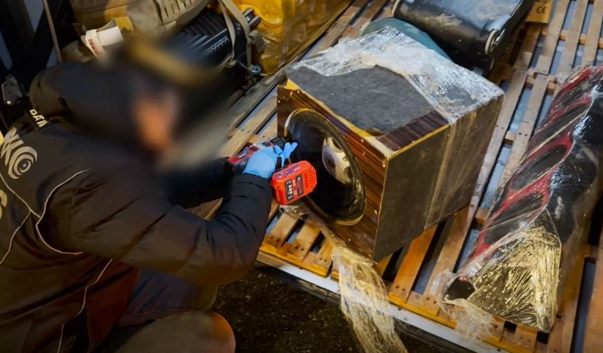 Batman’da Bir Aracın Hoparlöründe 3 kilo zehir ele geçirildi!