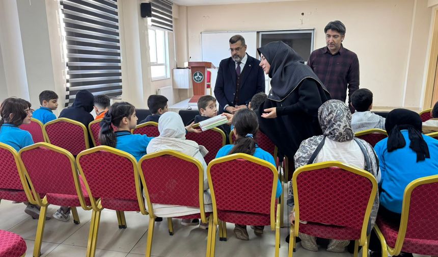 "Dersimi Seçiyorum, Kur’an’ımı Alıyorum"