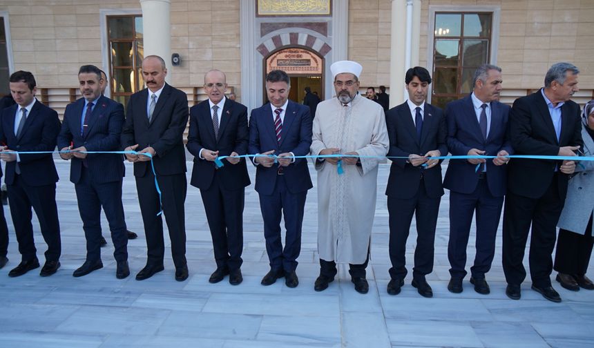 Batman Üniversitesi’nde Bakan Şimşek’e Fahri Doktora ve Açılış