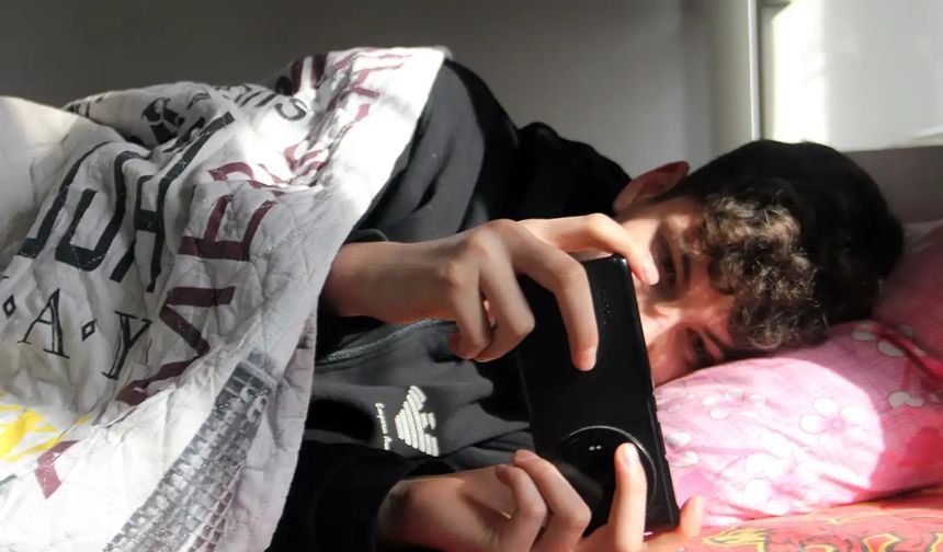 Telefondan uzak kalma korkusu psikolojiyi bozuyor!