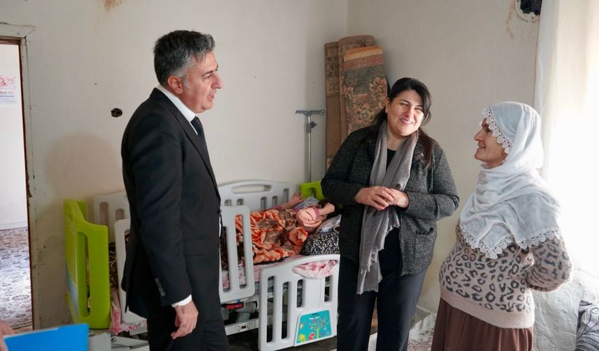 Vali Eşi Dr. Ayten Canalp'ten 'Evde Sağlık Hastalarıyla El Ele' Projesi Ziyareti