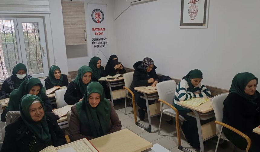 Batman'da Kur'an'ı Kerim ve işaret dili eğitimleri sürüyor