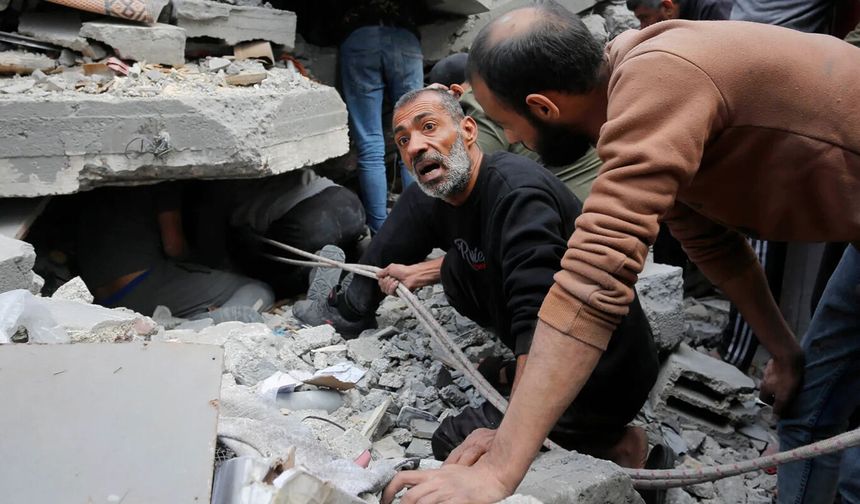 Gazze'de can kaybı 71 bin 654'e yükseldi