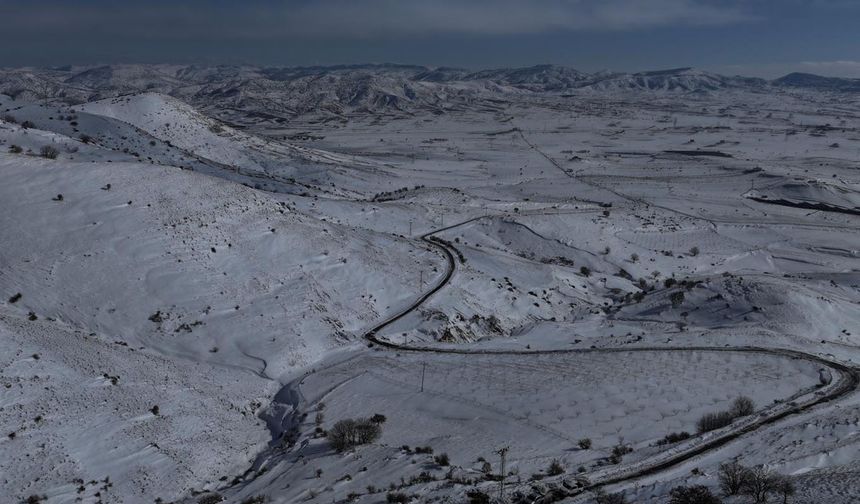 Hasankeyf'te kardan kapanan tüm köy yolları açıldı
