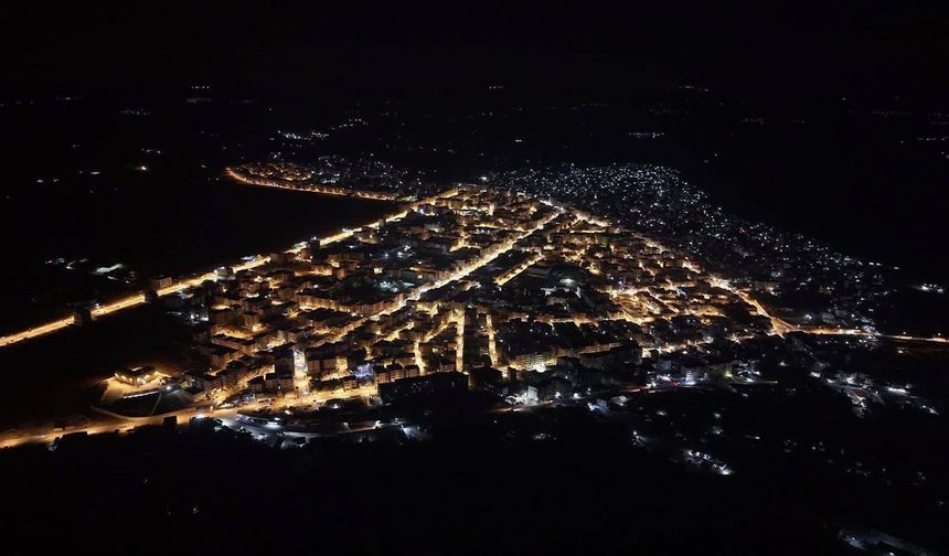 Kolanên Efrînê ji teref Karwana Hêvîyê ve hatin ronîkirin