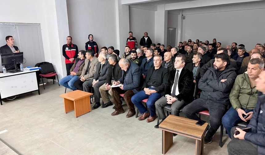 Sason’da Muhtar ve Çiftçilere Bilgilendirme Toplantısı