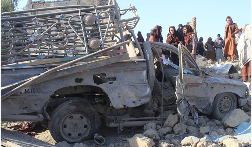 Afganistan yönetimi: Pakistan saldırılarında 52 kişi şehit oldu