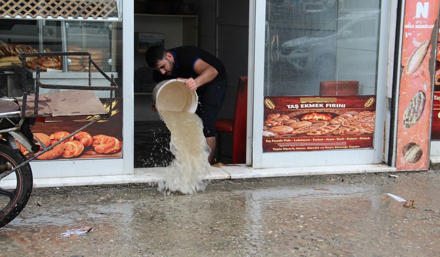 Batman esnafında altyapı sorununa tepki: Her yağmurda aynı mağduriyeti yaşıyoruz