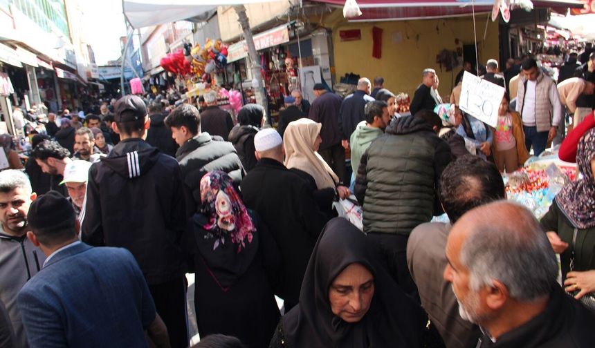 Batman'da çarşı ve pazarlarda bayram bereketi ve yoğunluğu yaşanıyor