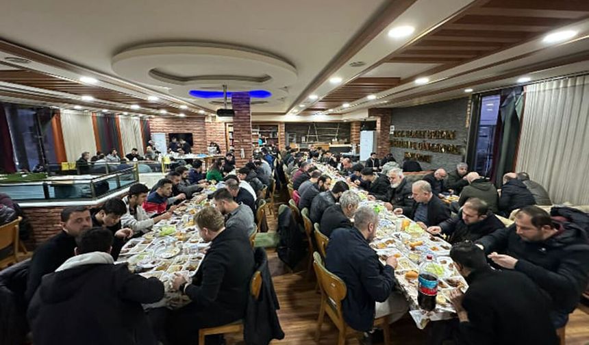Batman'da Eczane teknisyenleri iftar programında buluştu