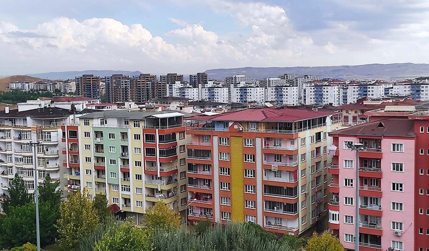 Emlakçılar: Konut piyasası son 20 yılın en durgun dönemini yaşıyor