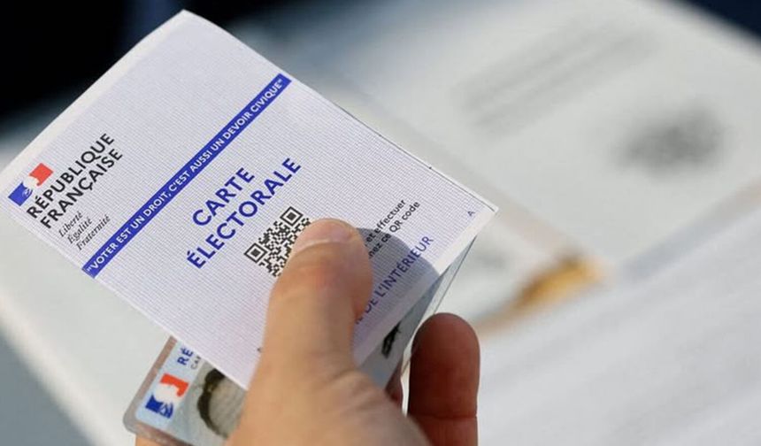 Fransa'da halk yerel seçimler için sandık başında