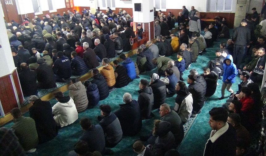 Gaziantep'te bayram namazı coşkusu: Camiler dolup taştı