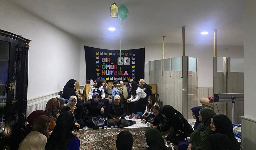 Kız öğrenci yurdunda Ramazana özel manevi programlar