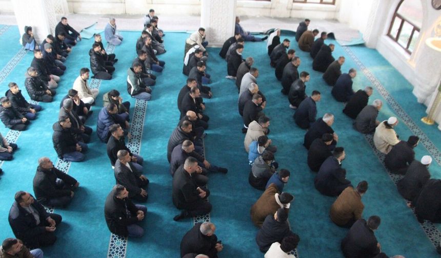 Mardin'de Ramazan Bayramı namazı tekbirlerle kılındı