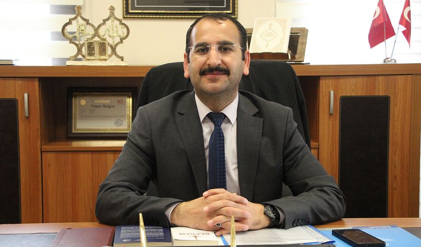 Müftü Yardımcısı Kiraz: Kabirler yaşayanlar için ibret vesilesidir