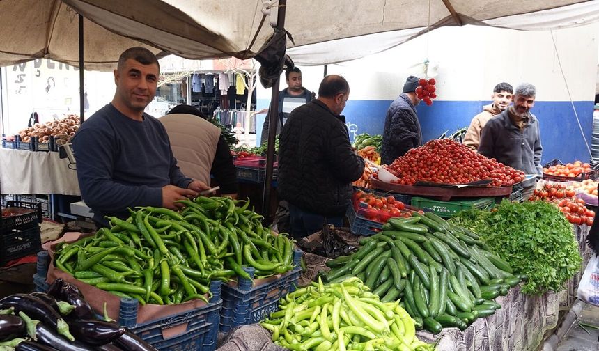 Sebze tezgâhlarında zam dalgası: Biber 250 lirayı gördü