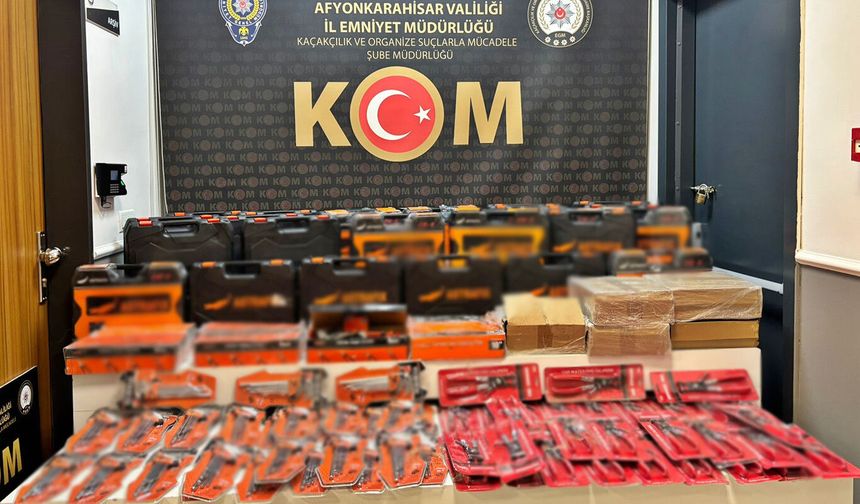 Afyonkarahisar'da kaçakçılık operasyonu: 2 şüpheli gözaltında