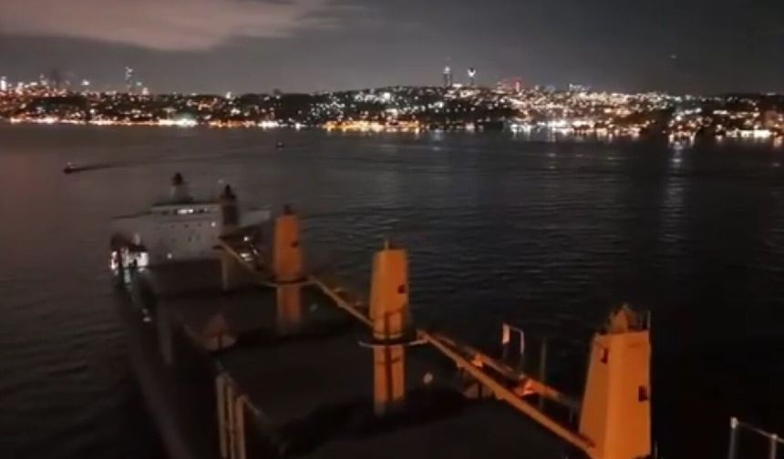 İstanbul Boğazı'nda gemi trafiği çift yönlü askıya alındı