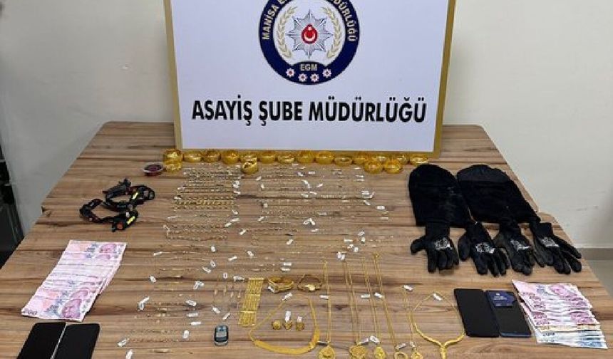 Manisa'da kuyumcu soygunu: 4 şüpheliden 3'ü tutuklandı