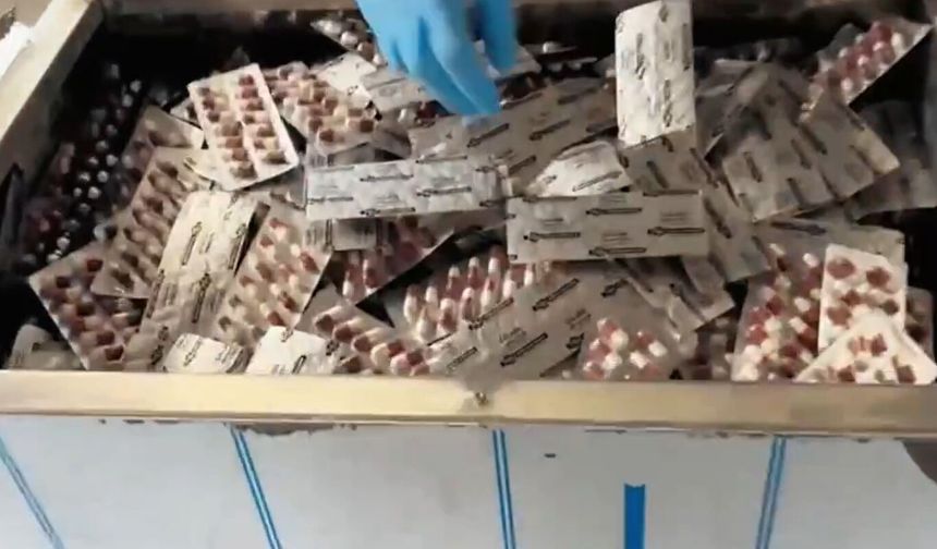 Metal saclara gizlenmiş binlerce uyuşturucu hap ele geçirildi: 2 tutuklama