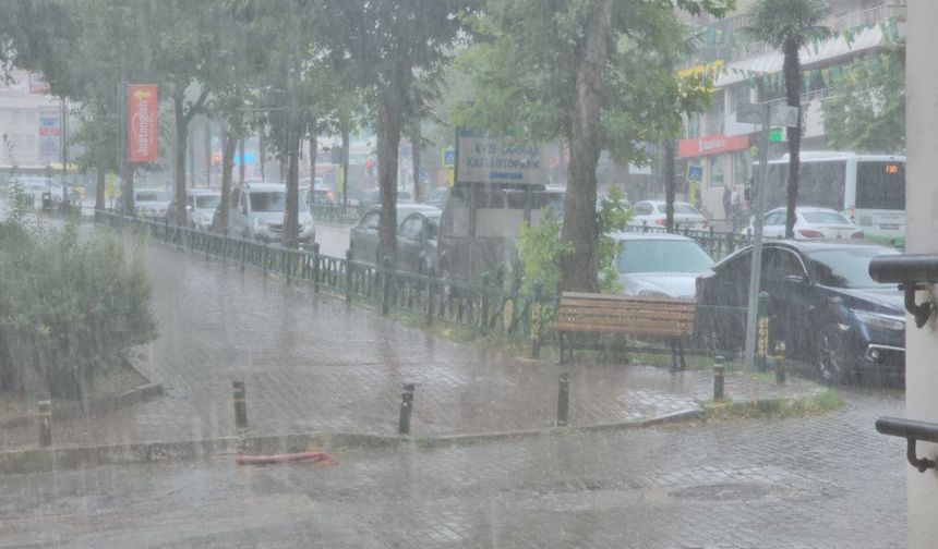 Meteoroloji'den birçok bölge için sağanak uyarısı