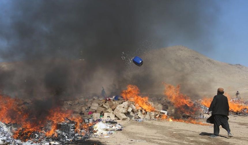 Afganistan'da tonlarca uyuşturucu imha edildi
