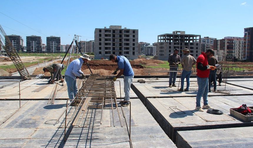 Gerçek İşçiler 1 Mayıs'ta çalışıyor İşçi olmayanlar tatilde
