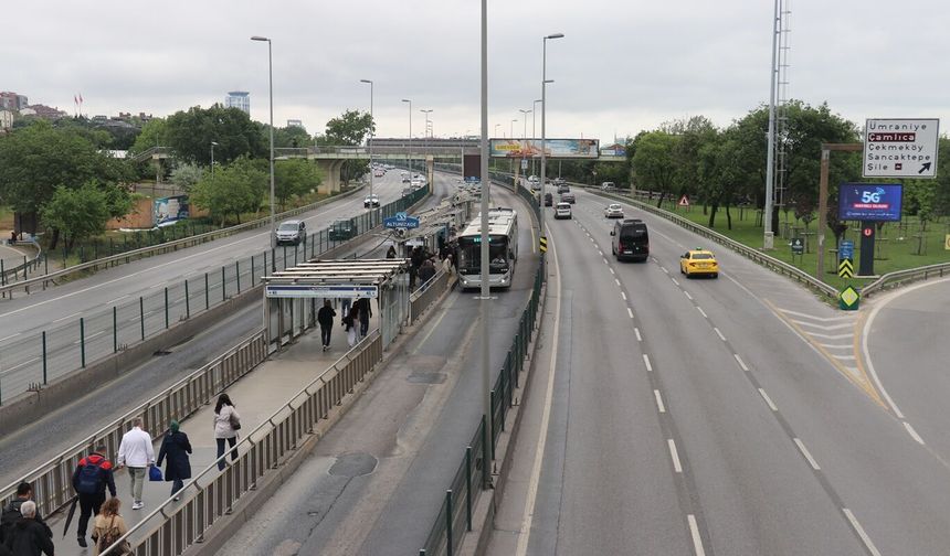 Sabahı beklemediler: Bayram nedeniyle yola çıkanların ardından yollar boşaldı
