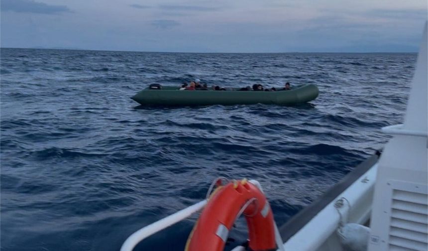 Yunanistan unsurları tarafından geri itilen 22 düzensiz göçmen kurtarıldı