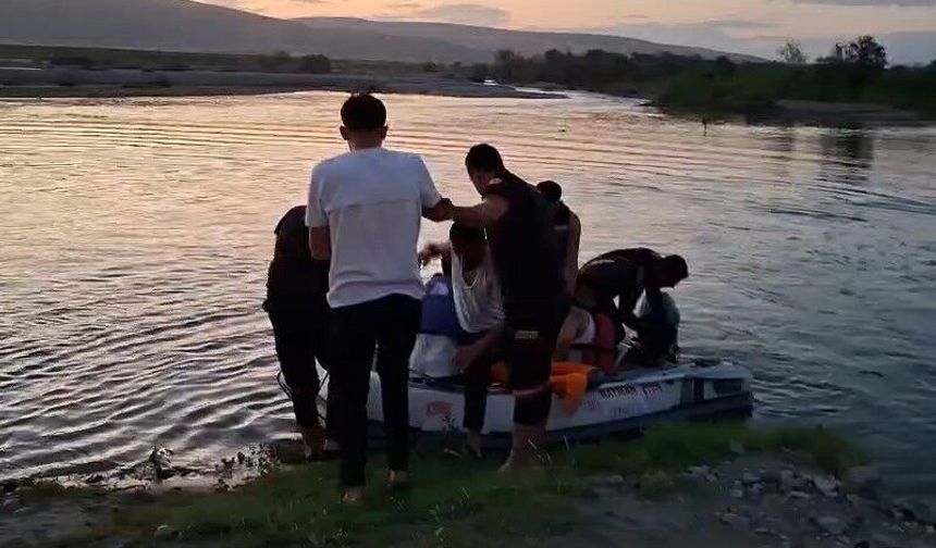 Samanyolu Mevkisinde Suda Mahsur Kalan Vatandaşlar Kurtarıldı