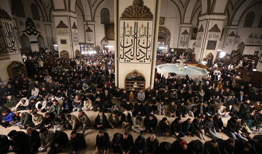 Bursa'da işitme engelliler için işaret diliyle hutbe uygulaması