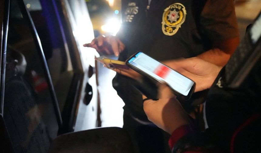 Düğün konvoyunda trafiği tehlikeye atan sürücüye 90 bin lira ceza