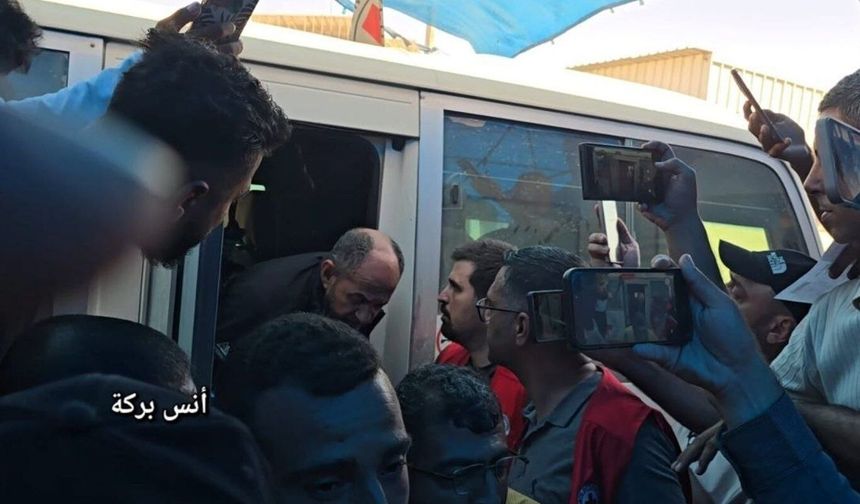 İşgal zindanlarındaki Gazzeli 35 esir, özgürlüğün nefesini aldı