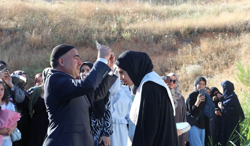 Kovancılar'da hafızlık taç takma merasimi düzenlendi
