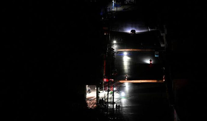 Küba'da ulusal elektrik şebekesinin çöktü: 10 milyon kişi elektriksiz kaldı