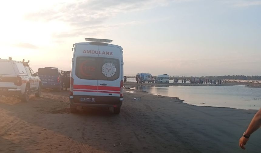 Mersin'de denize giren 3 kişi hayatını kaybetti, bir çocuk kayıp