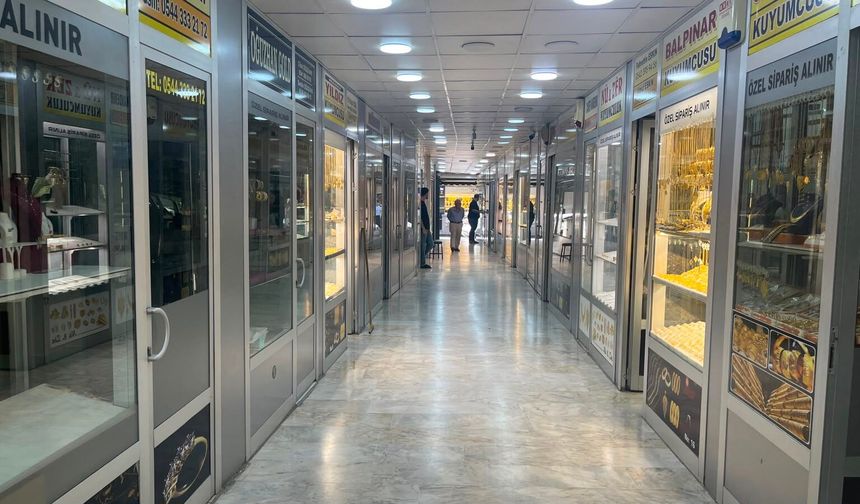 Batman'da Kuyumcu Pasajlarının Koridorları Sessizliğe Gömüldü