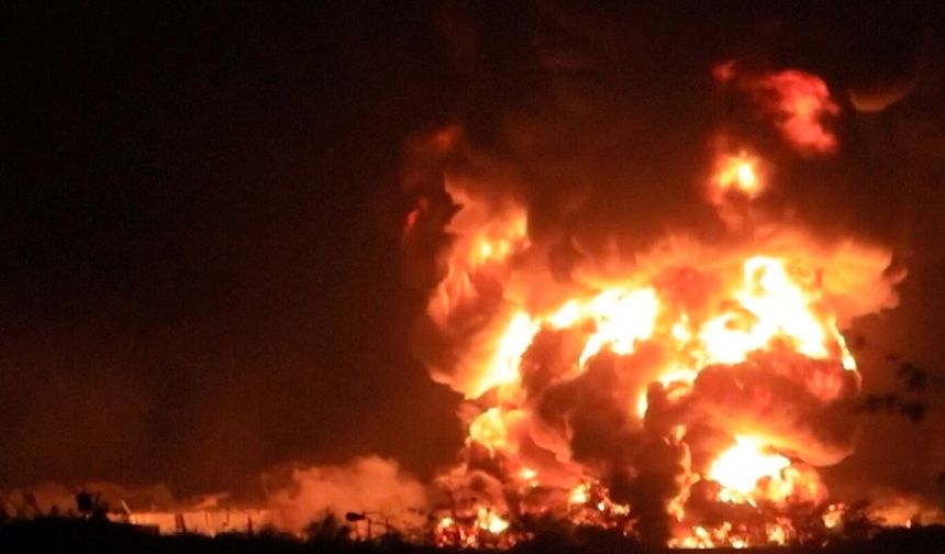 Yemen'de Hudeyde kenti vuruldu, Ensarullah Suudi rejimini işaret etti