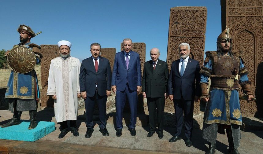 Peyama Yapicioglu ya li ser Melezgirtê: Cihê me yê hevpar ew e ku Îslam me kirîye bira