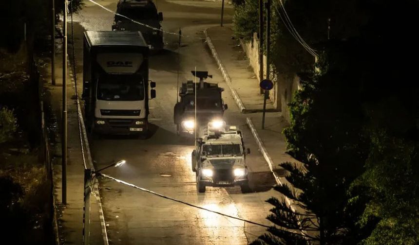 İşgalciler Batı Şeria ve Kudüs'te 7 Filistinliyi esir aldı