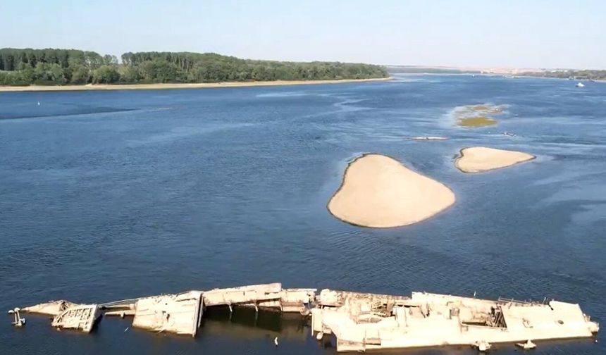 Sırbistan'da Tuna Nehri'ndeki gemi trafiği durma tehlikesiyle karşı karşıya