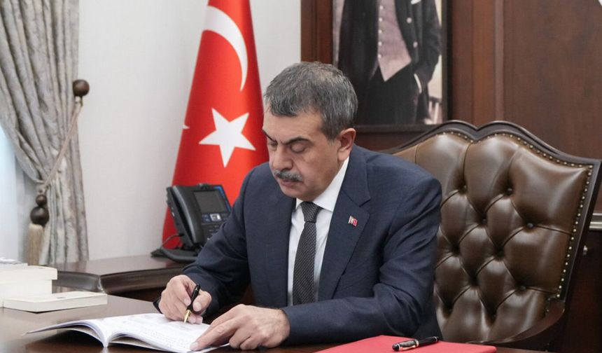 Bakan Tekin: İyi ki varsınız iyi ki evlatlarımızın ellerinden sımsıkı tutuyorsunuz