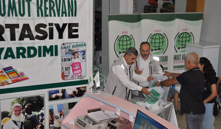 Karwana Hêvîyê li Êlihê ji bo 450 malbatên hewcedar alîkarîya qirtasîyeyê kir