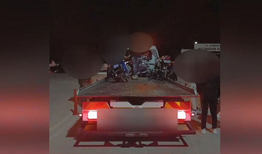 Burdur'da abartı egzoz kullanan motosiklete cezai işlem