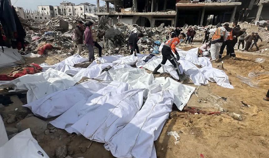 Gazze'de enkazdan 55 şehidin naaşı çıkarıldı