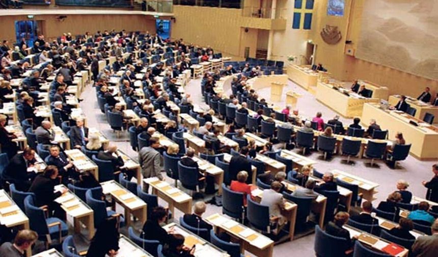 İsveç seçimlerinde başa baş yarış 