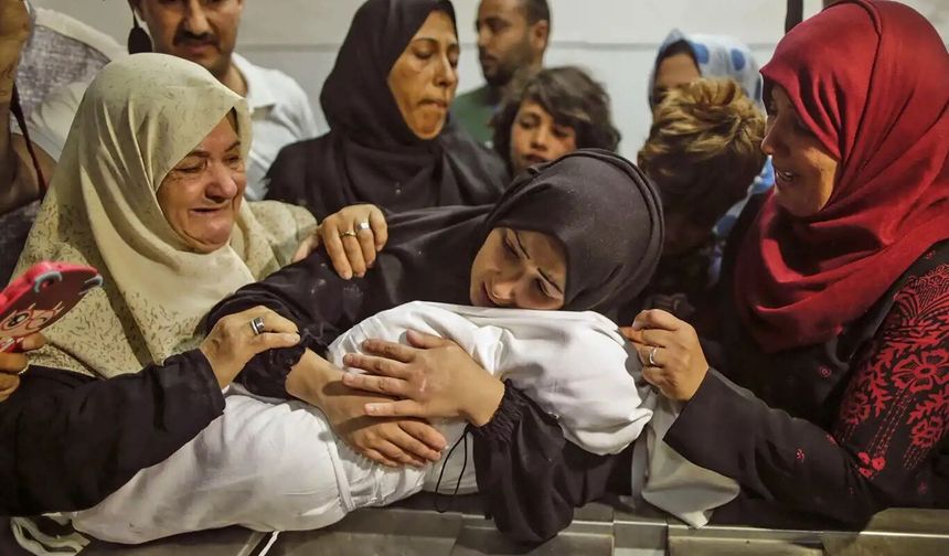 Dünya Kız Çocukları Günü'nde Gazze gerçeği: İşgalciler 22 bin Filistinli çocuğu öldürdü