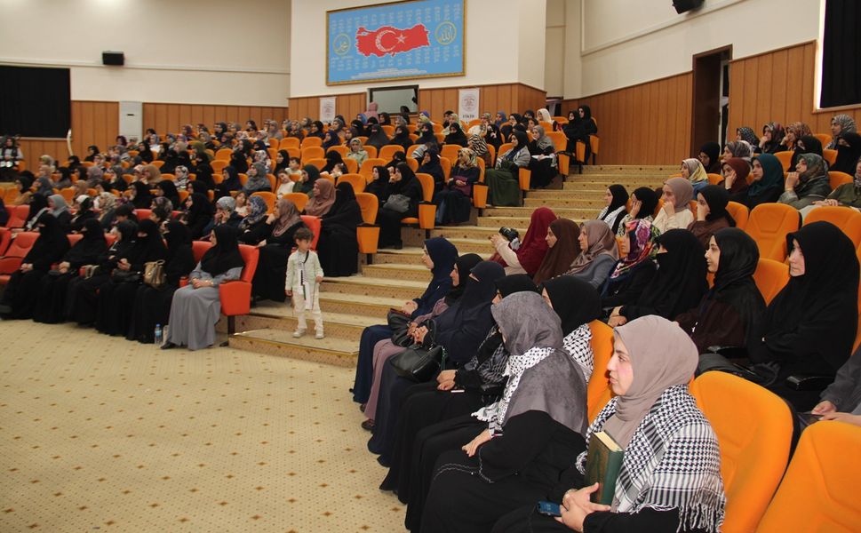 Ümmet, kadınların öne çıkmasıyla dirilişe geçecektir